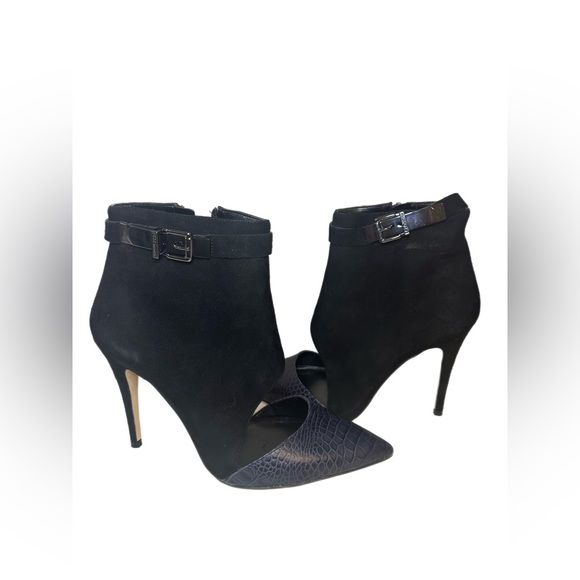 BCBGeneration Women's BG Odin Dress Pump - Picture 3 of 5